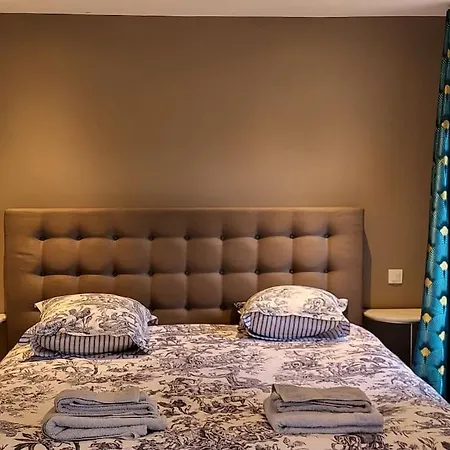 1h De Paris Magnifique Maison 240m, Piscine Chauffee, Jardin 5500m Villa Houlbec-Cocherel