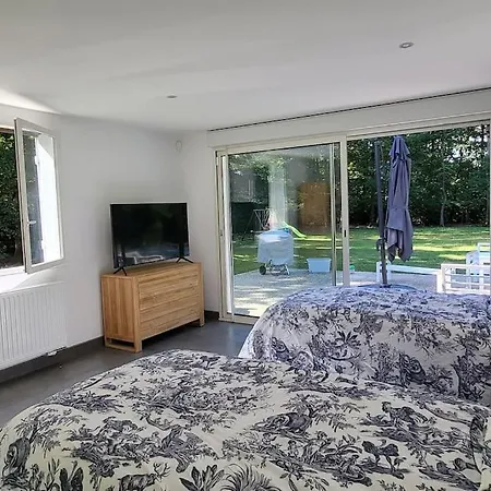 1h De Paris Magnifique Maison 240m, Piscine Chauffee, Jardin 5500m * Houlbec-Cocherel
